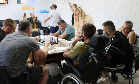 Трохи тепла, спілкування і підтримки: у Жмеринці провели арт-терапевтичну зустріч для воїнів