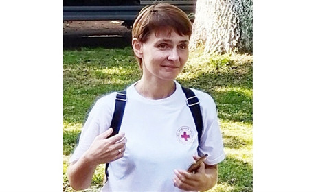 Переселенка з Донеччини стала волонтеркою "Червоного хреста" у Кіцмані