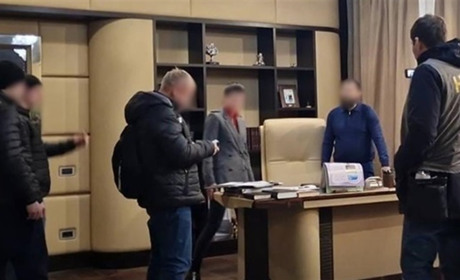 В Одесі, Одеській обласній раді та військовій адміністрації два дні тривають обшуки: що відомо