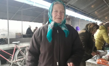 Як прожити на пенсію в 1780 грн або чому пенсіонерам доводиться торгувати на ринку