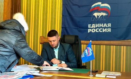 Депутат-єдинорос торгує цигарками в окупованому Бердянську