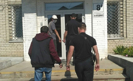 У Червонограді слідчі повідомили про підозру зловмисникам, причетним до пограбування перехожого