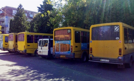 Пасажирські перевезення, яких з початку карантину у нашому місті немає, поки що не здорожчають