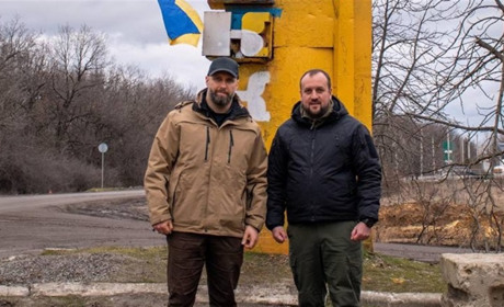 Робоча поїздка начальника ХОВА до Купʼянська: нагородив медиків та оглянув Пункти Незламності