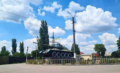 У Біляївці ініціюють перенесення танку на Лобанівці: запрошують до обговорення мешканців, опитування