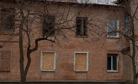 Як люди живуть у Новій Каховці з розбитими вікнами