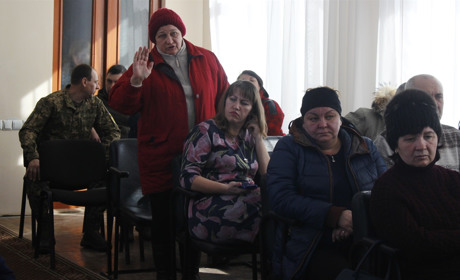 Жители Золотого недовольны распределением бюджетных средств в Попаснянском районе