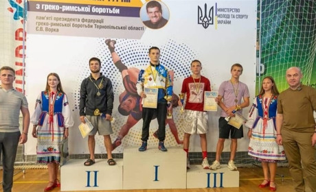 Віктор Погончук виборов срібло на турнірі в Тернополі: відбіркові змагання на чемпіонат світу