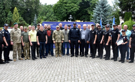 Правоохоронці Білопільщини отримали нове авто й вітання з нагоди професійного свята