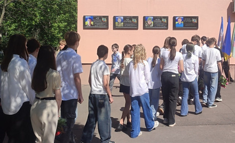 В Ізмаїлі урочисто відкрили меморіальну дошку, присвячену полеглому захиснику Руслану Кононенко