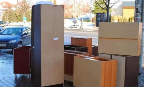 Чому важливо довірити вивезення старих меблів професіоналам?