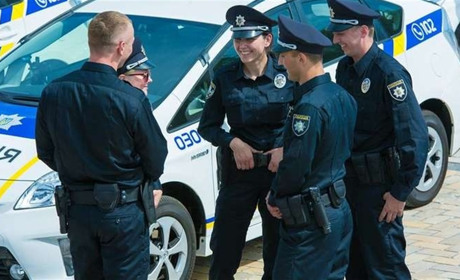 Зарплата від 9 тисяч гривень: триває набір у поліцію