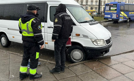 Перевізник, який курсує на маршруті Львів-Дрогобич, отримав штрафи через порушення