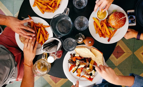 Пом’якшення карантину: з 5 червня ресторани прийматимуть відвідувачів в приміщеннях