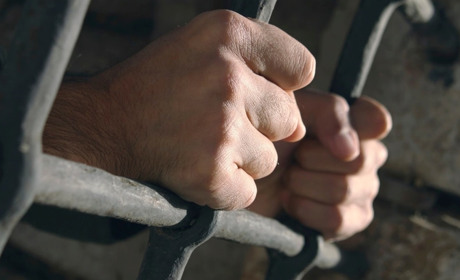 Чоловік, який був судимий вже 12 разів, вчинив серію крадіжок у Звягелі