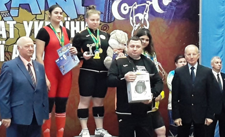 Сватівська важкоатлетка завоювала срібло на чемпіонаті України