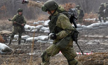 Росіяни ловлять чоловіків на в'їзді та виїзді з Херсонщини, а потім кидають у бій