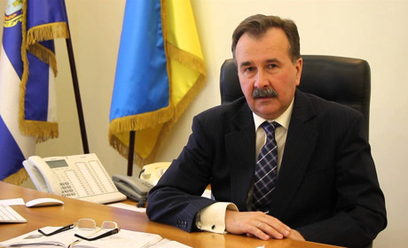 Херсонський міський голова обмежив присутність людей в міській раді