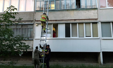 У Вараші у квартирі виявили мертве тіло чоловіка