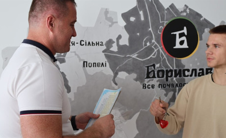 У Бориславі придбали однокімнатну квартиру хлопцю з числа дітей-сиріт: він майбутній медик
