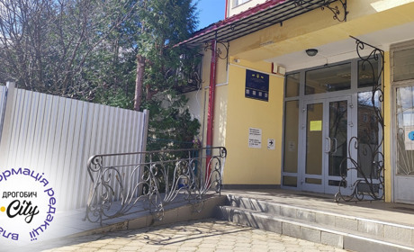Чи доступний вокзал та центр зайнятості Дрогобича людям з інвалідністю — огляд від бойового медика