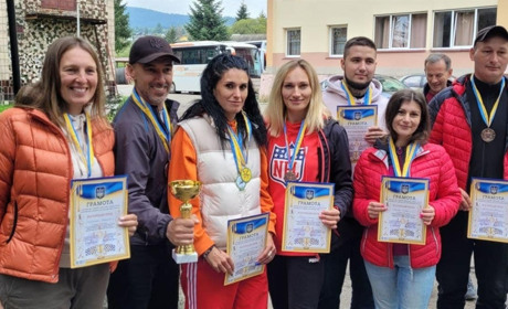 Команда освітян зі Жмеринки виборола бронзу у змаганнях з туризму в Карпатах