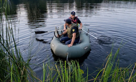 У водоймі кар’єру на Звягельщині водолази другу добу шукають 19-річного юнака