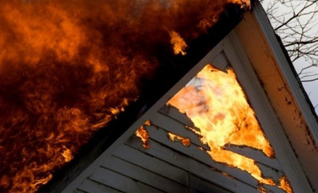 У Білопіллі рятувальники ліквідували загоряння житлового будинку