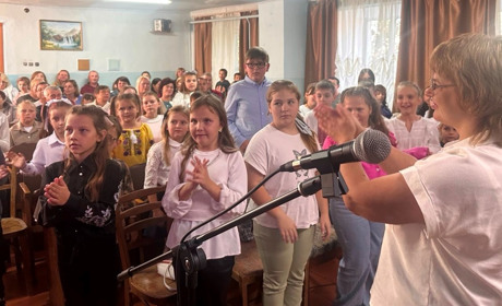 Посвята юних музикантів: у школі ім. Кондратюка зустріли першокласників і відсвяткували День музики