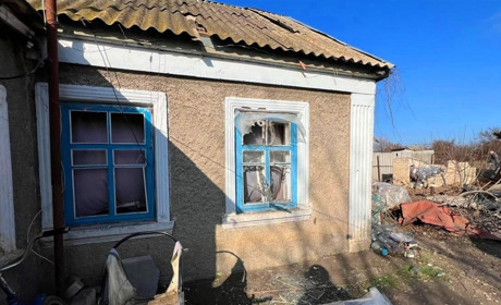Ворожі обстріли Херсонщини: окупанти завдали ударів з мінометів, артилерії та безпілотників