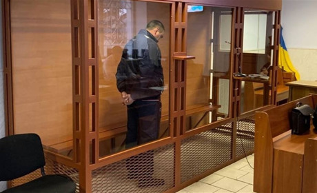 Суд виніс рішення взяти під варту чоловіка, який стріляв у підлітка в Волноваському районі
