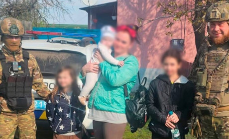 Поліцейські евакуювали багатодітну жінку з Великобурлуцької територіальної громади