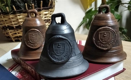 Керівник однієї із громад Чортківщини колекціонує унікальні дзвоники з усього світу