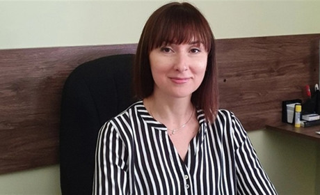 У Нетішинському центрі ПМСД нова директорка – Оксана ХАРЧЕНКО. Що відомо про керівника?