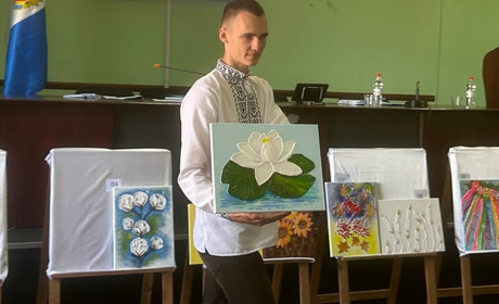 У Біляївці пройшов благодійний аукціон, за 30 хв продали усі лоти: учасниками торгів були депутати