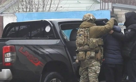 У Херсоні викрили п’ятьох людей, які збували в місті психотропи та наркотики