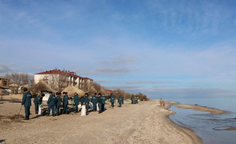 Екологічна катастрофа в Керченській протоці: мазут вже на Азові і дістався Бердянська та Кирилівки
