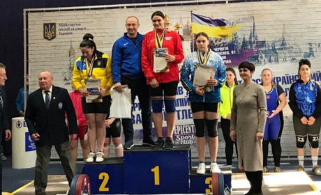 Важкоатлетка зі Сватового стала чемпіонкою України: подробиці