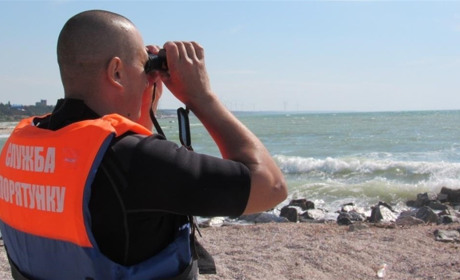 Пловец не смог самостоятельно вернуться к берегу