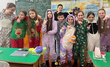 Барські школярі прийшли на навчання в піжамах. В ліцеї №2 - передноворічний тематичний тиждень