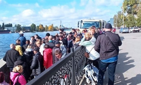 Херсонська ОВА оголосила переправу з лівого берега до Херсона, але нікого не евакуюють: що сталось