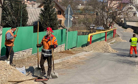 Після карантину учні школи №6 підуть до школи новим тротуаром по вулиці Ударніка