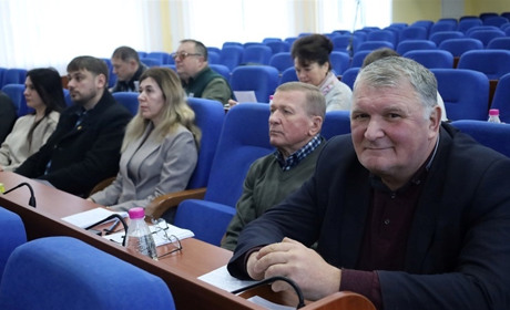 Засідання виконкому Звягеля: рішення щодо спорту, ВПО, соцзахисту дітей та зовнішньої реклами