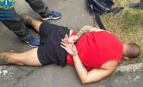 СБУ та Нацполіція затримали фітнес-тренера з Одеси, який підпалював військові авто