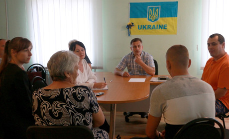І це теж наша територія: Микола Ханатов розмовляв з троїчанами про медицину, дорогу та робочі місця