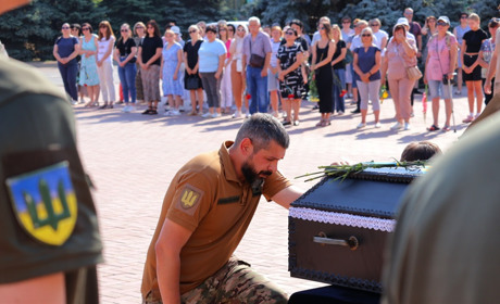 У Південноукраїнську попрощалися із загиблим воїном Олександром Щолоком