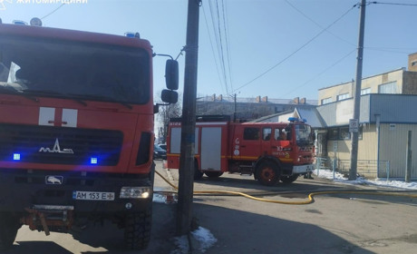 У Звягелі через пожежу у котельні загорівся магазин