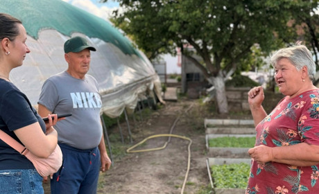 Залежні від землі, як від повітря: історія незламних забарських городників, чия розсада лікує душі