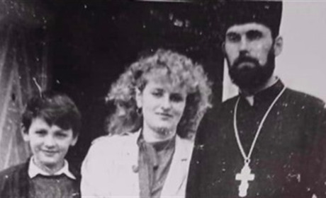 Духовний тандем двох священників, яких злучив Чортків: різниця між світлинами – 32 роки