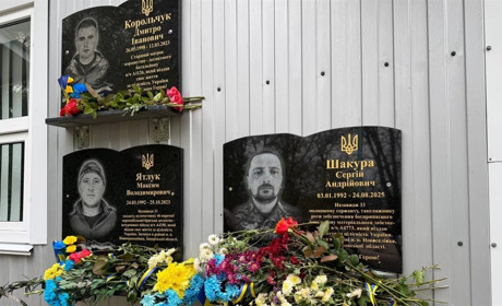 У Жолобному відкрили меморіальні дошки двом загиблим Захисникам – Сергію Шакурі та Максиму Ятлуку